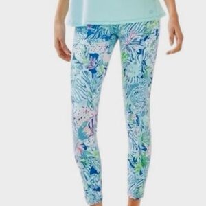 Lilly Pulitzer Luxletic 26" High Rise Weekender
Legging Coastal Blue Lion Around